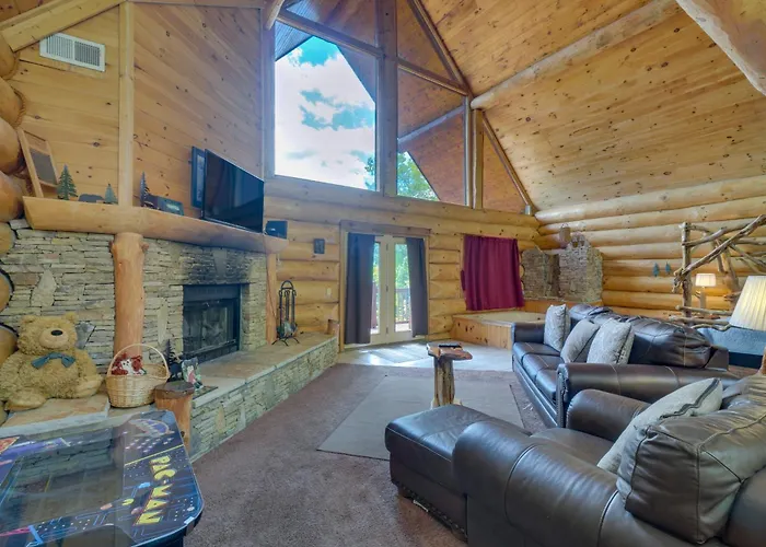 Gatlinburg Cabin With Hot Tub About 11 Miles To Downtown